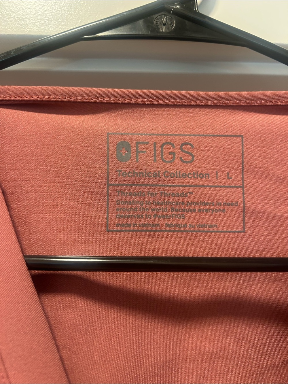FIGS Catarina V-Neck Scrub Top — mauve - Picture 3 of 3